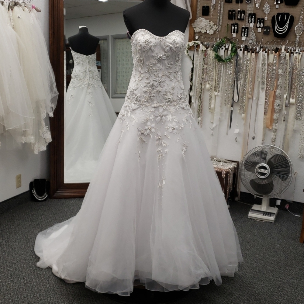 LaSposa 1474 wedding gown, size 12